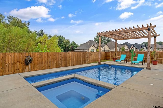 4212 Indian Creek Ct, Tyler, TX 75703