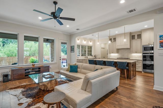 4212 Indian Creek Ct, Tyler, TX 75703