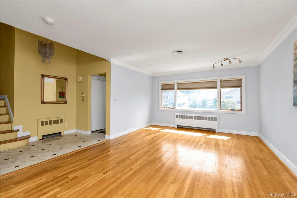 2669 Grayson Drive, East Meadow, NY 11554 — photo 4