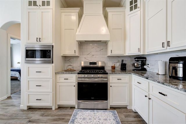 1724 W Trout Way, Mustang, OK 73064