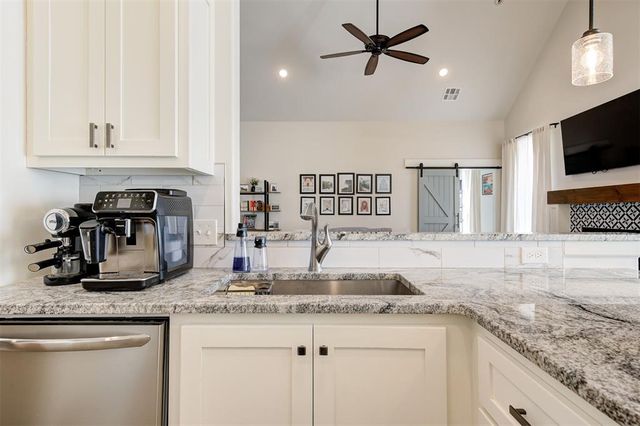 1724 W Trout Way, Mustang, OK 73064