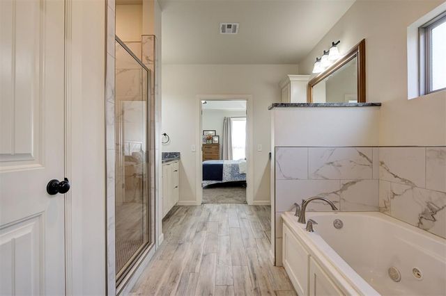 1724 W Trout Way, Mustang, OK 73064