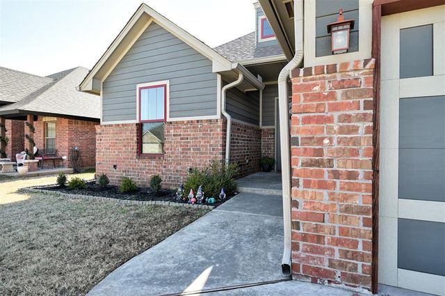 1724 W Trout Way, Mustang, OK 73064