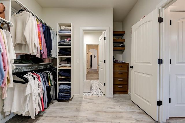 1724 W Trout Way, Mustang, OK 73064