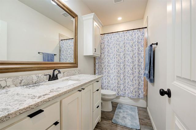 1724 W Trout Way, Mustang, OK 73064