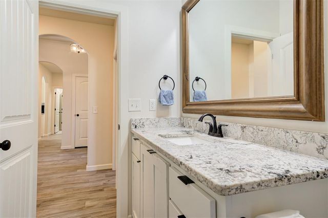 1724 W Trout Way, Mustang, OK 73064