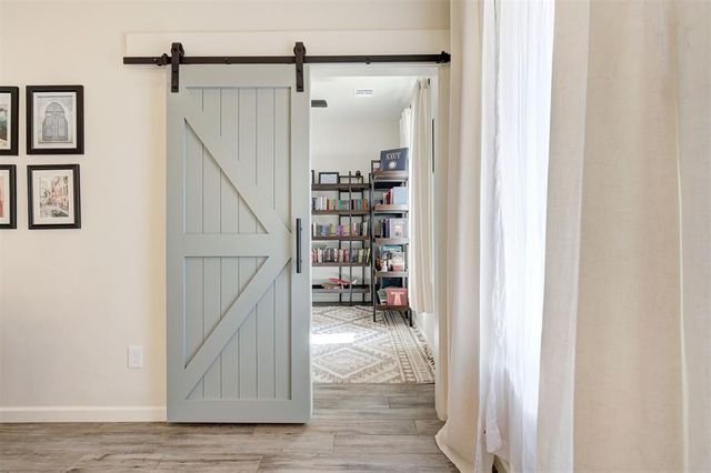 1724 W Trout Way, Mustang, OK 73064