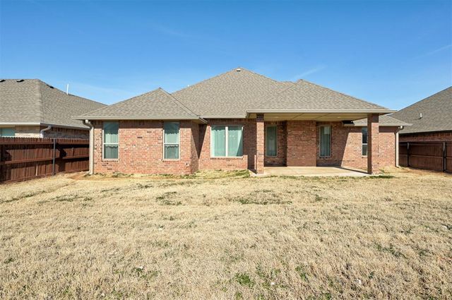 1724 W Trout Way, Mustang, OK 73064