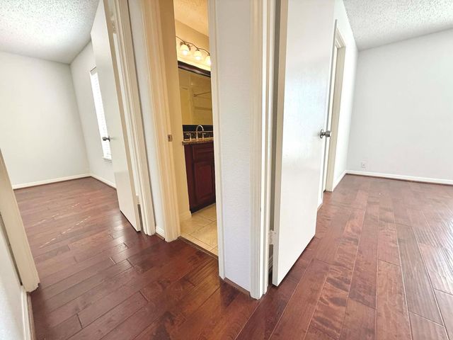 12100 Overbrook Lane 17D, Houston, TX 77077