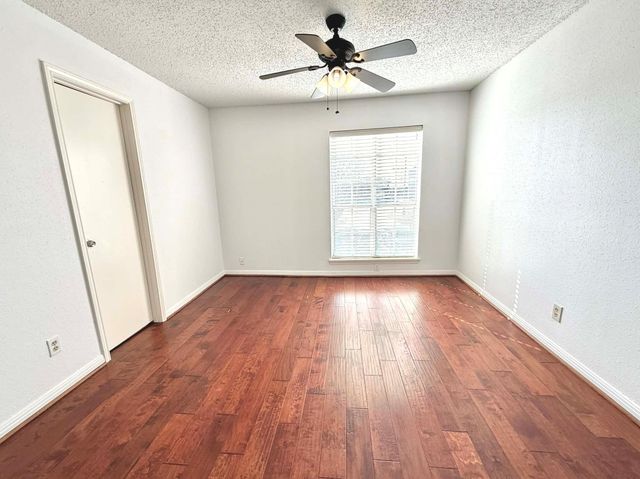 12100 Overbrook Lane 17D, Houston, TX 77077