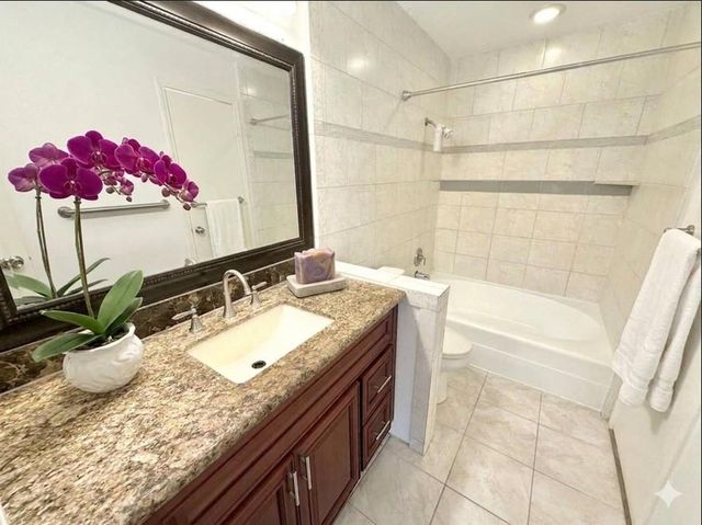 12100 Overbrook Lane 17D, Houston, TX 77077
