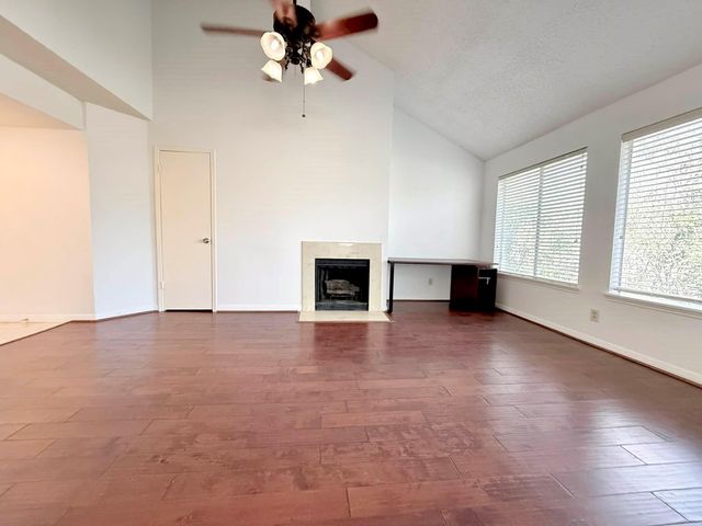 12100 Overbrook Lane 17D, Houston, TX 77077
