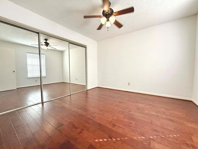 12100 Overbrook Lane 17D, Houston, TX 77077