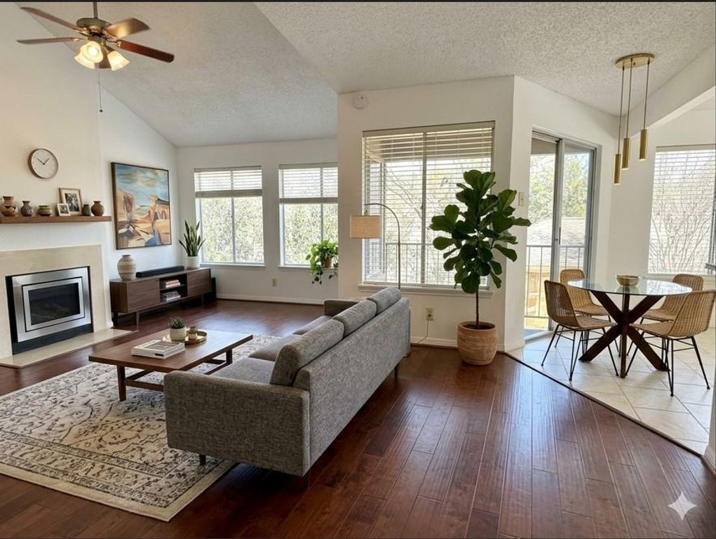 12100 Overbrook Lane 17D, Houston, TX 77077