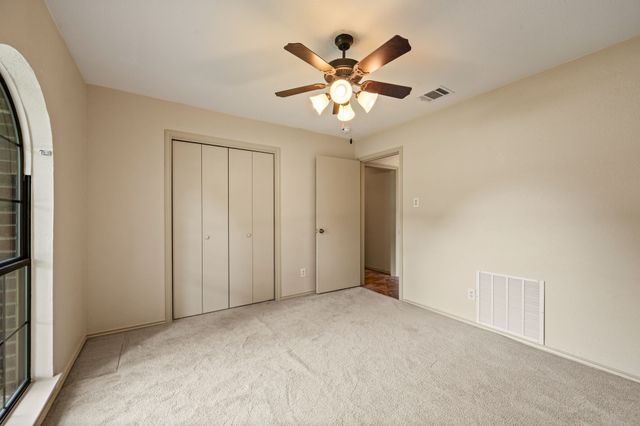 7420 Meadowview Terrace, North Richland Hills, TX 76182