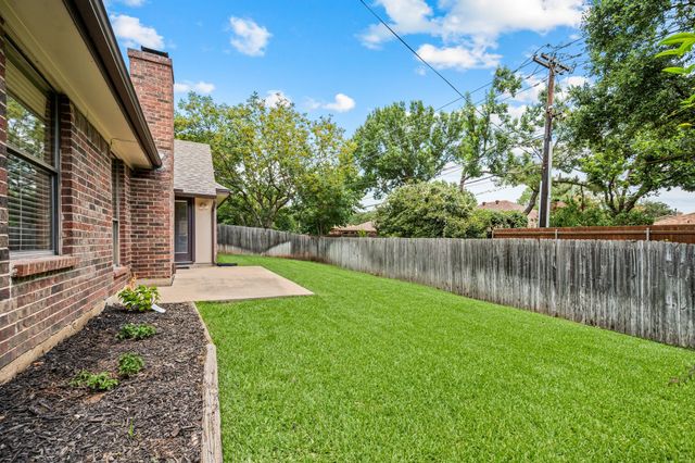 7420 Meadowview Terrace, North Richland Hills, TX 76182