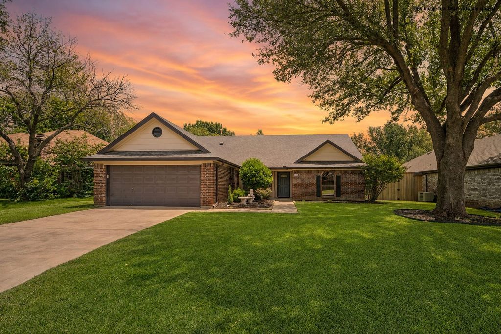 7420 Meadowview Terrace, North Richland Hills, TX 76182