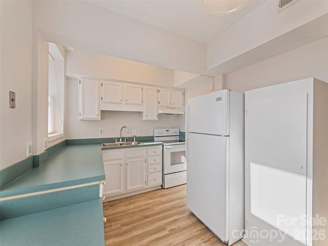 622 S Haywood Street 107, Waynesville, NC 28786