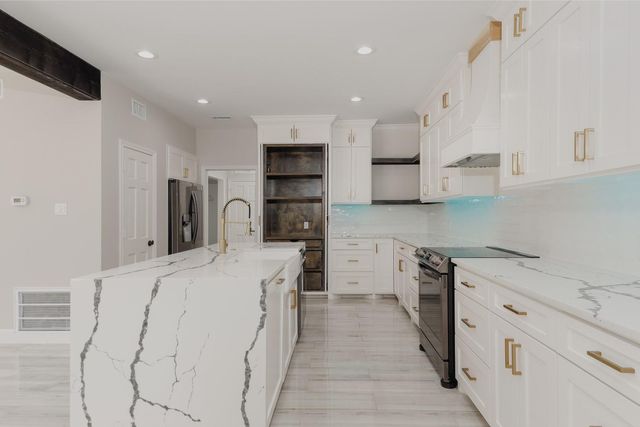 24 Hornsilver, The Woodlands, TX 77381