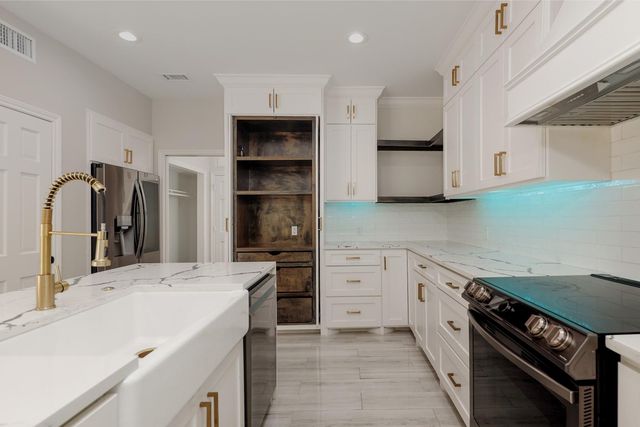 24 Hornsilver, The Woodlands, TX 77381
