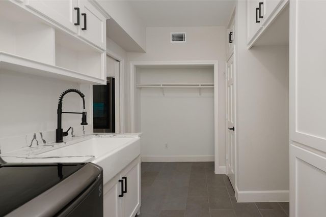 24 Hornsilver, The Woodlands, TX 77381