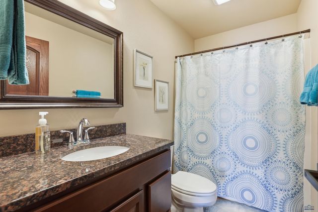 13378 SUNSET LN, Hot Springs, SD 57747