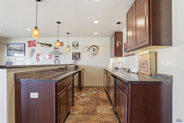 13378 SUNSET LN, Hot Springs, SD 57747