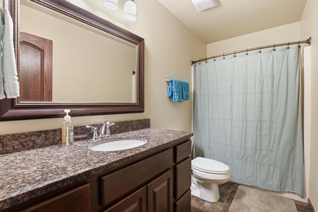 13378 SUNSET LN, Hot Springs, SD 57747