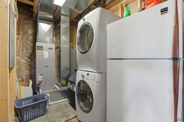 13378 SUNSET LN, Hot Springs, SD 57747