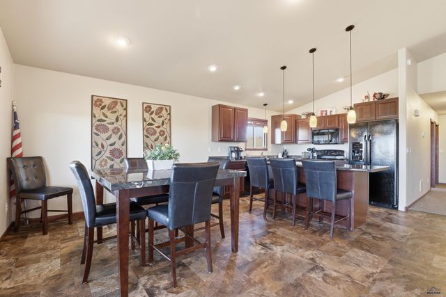 13378 SUNSET LN, Hot Springs, SD 57747