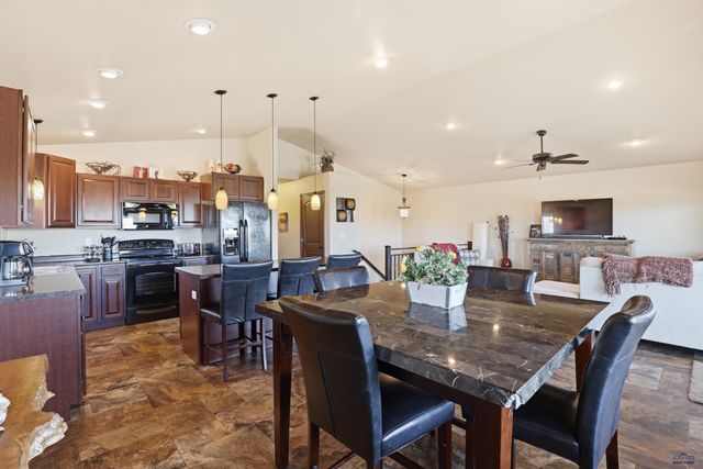 13378 SUNSET LN, Hot Springs, SD 57747