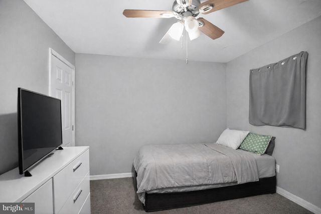 817 TULIP ST, Camden, NJ 08104