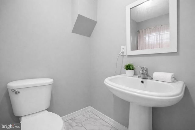 817 TULIP ST, Camden, NJ 08104