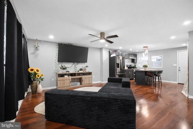 817 TULIP ST, Camden, NJ 08104