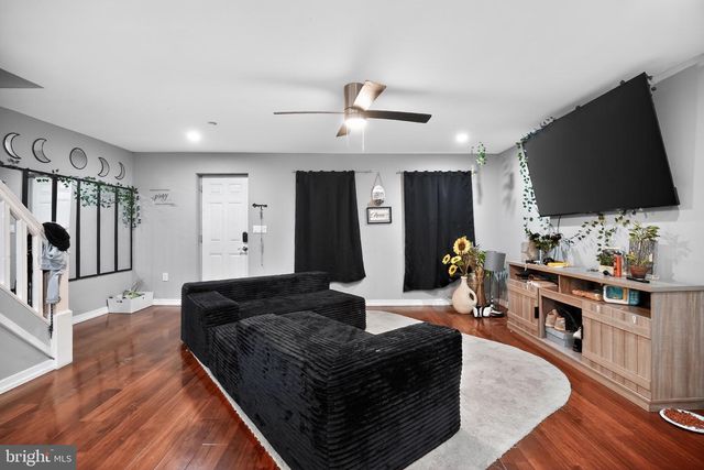 817 TULIP ST, Camden, NJ 08104