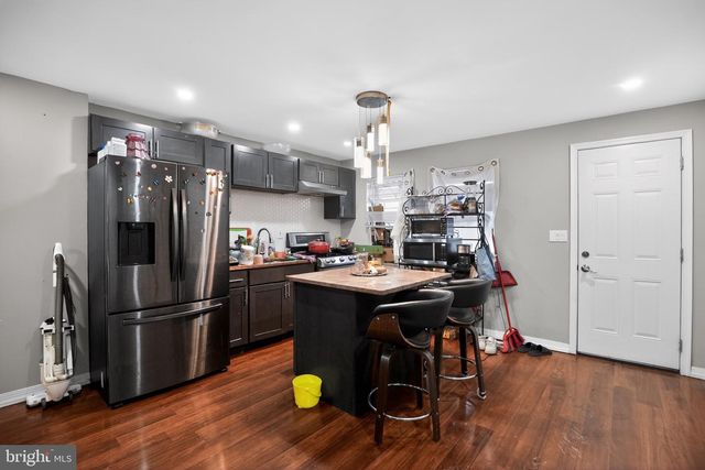 817 TULIP ST, Camden, NJ 08104