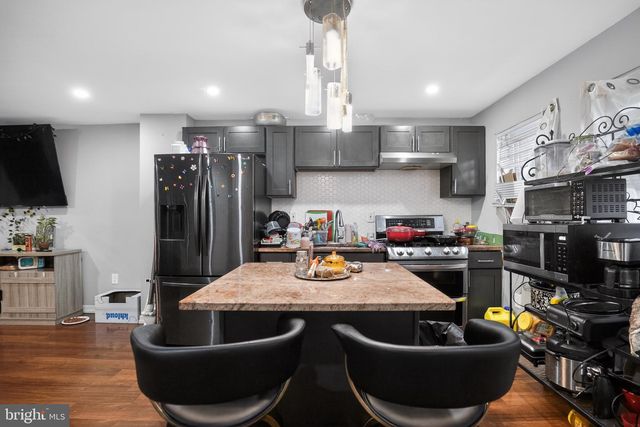 817 TULIP ST, Camden, NJ 08104