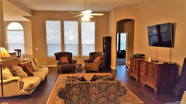 4426 James Bowie, San Antonio, TX 78253