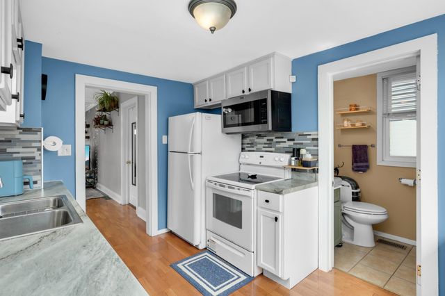 978 3rd Street E, Saint Paul, MN 55106