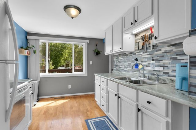 978 3rd Street E, Saint Paul, MN 55106