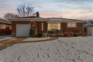 28506 Kimberly Lane, St Clair Shores, MI 48081