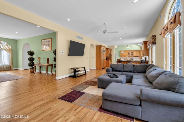 7 Koala Court, Colts Neck, NJ 07722