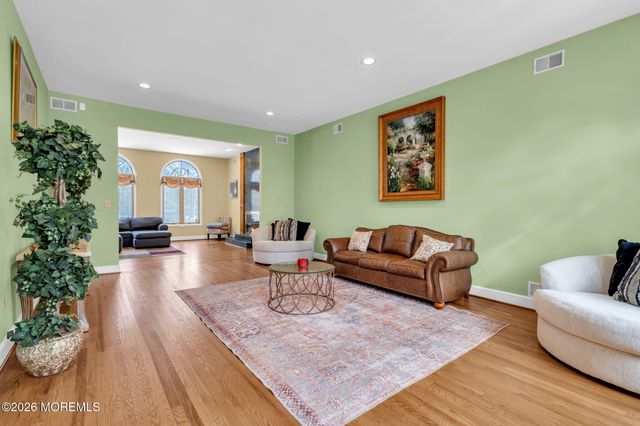 7 Koala Court, Colts Neck, NJ 07722