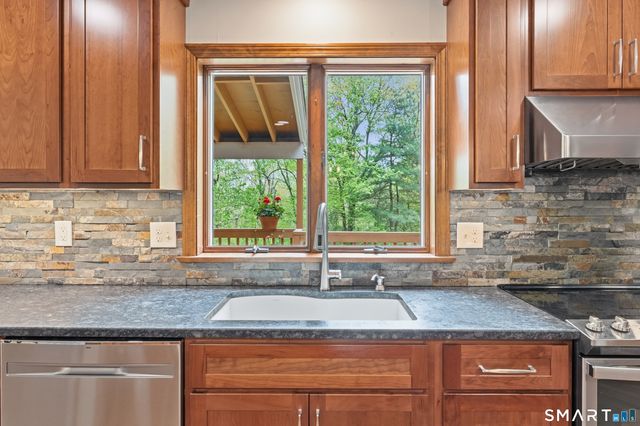 877 Newgate Road, Suffield, CT 06093