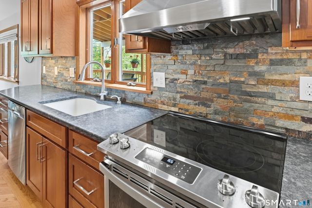 877 Newgate Road, Suffield, CT 06093