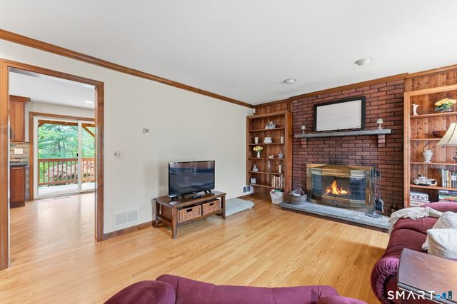877 Newgate Road, Suffield, CT 06093