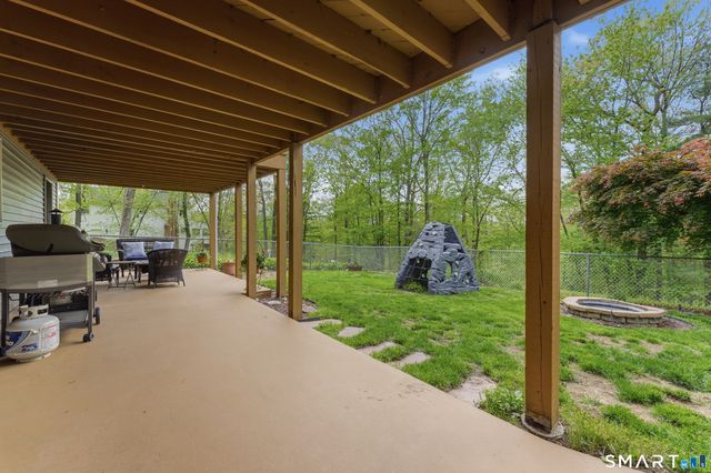 877 Newgate Road, Suffield, CT 06093