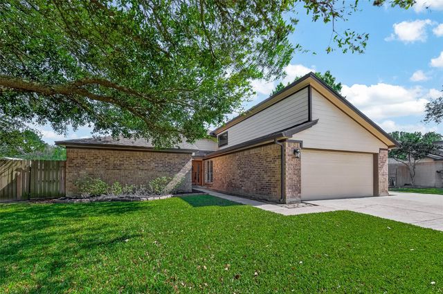 12306 River Bend Drive, Mont Belvieu, TX 77523