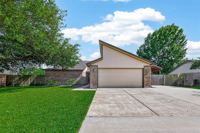 12306 River Bend Drive, Mont Belvieu, TX 77523