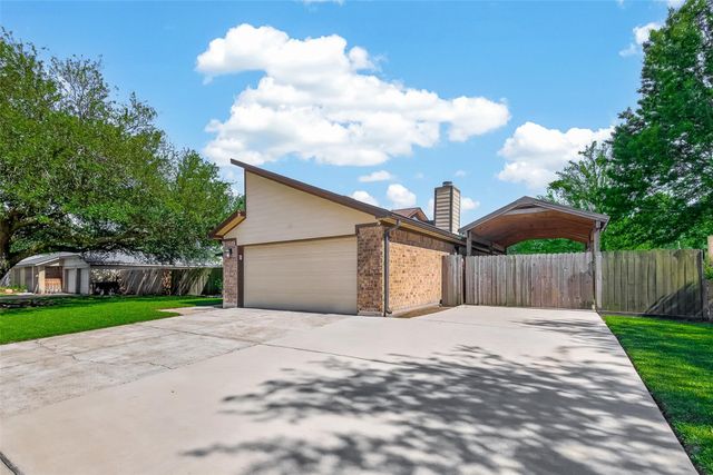 12306 River Bend Drive, Mont Belvieu, TX 77523